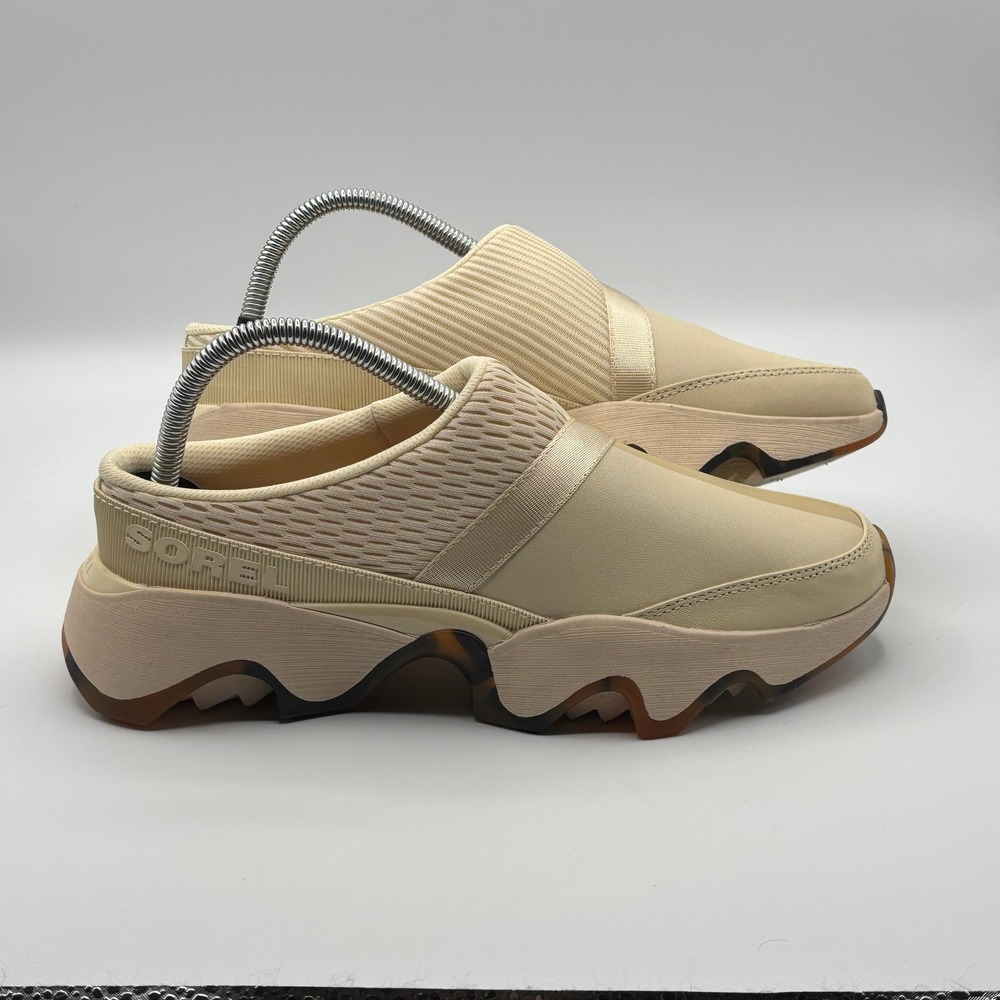 Sorel Kinetic Impact II Mule Women's 9 Beige Scalloped Sole Athleisure Gorpcore